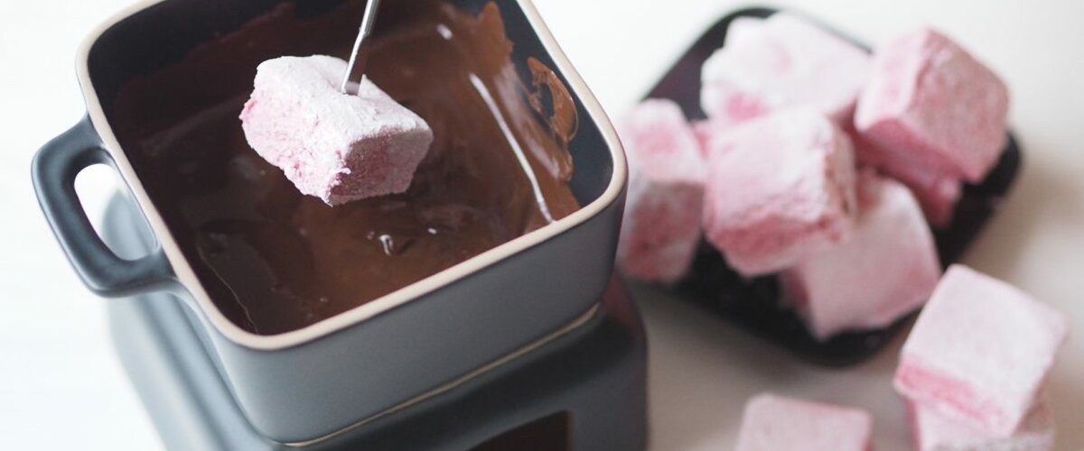 Lahodné čokoládové fondue s marshmallows