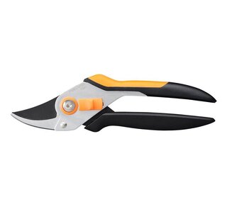 Fiskars Zahradnické dvoučepelové nůžky Solid P331 Fiskars Zahradnické dvoučepelové nůžky Solid P331